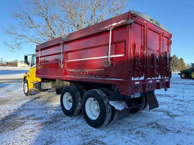 1984-freightliner-fl70-image-7