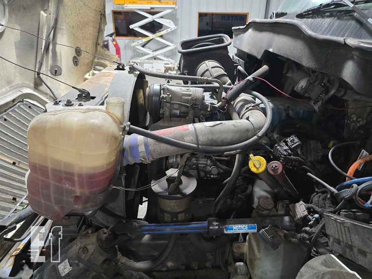 2004-international-durastar-4300-image-27