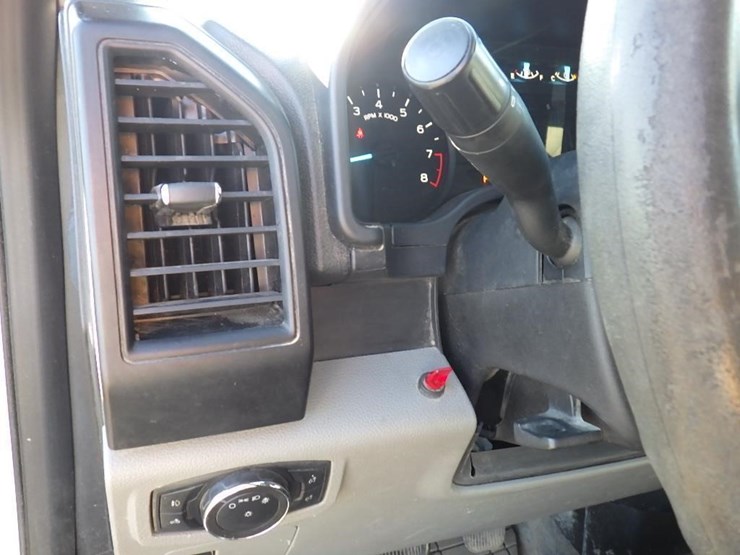 2020-ford-f150-image-25