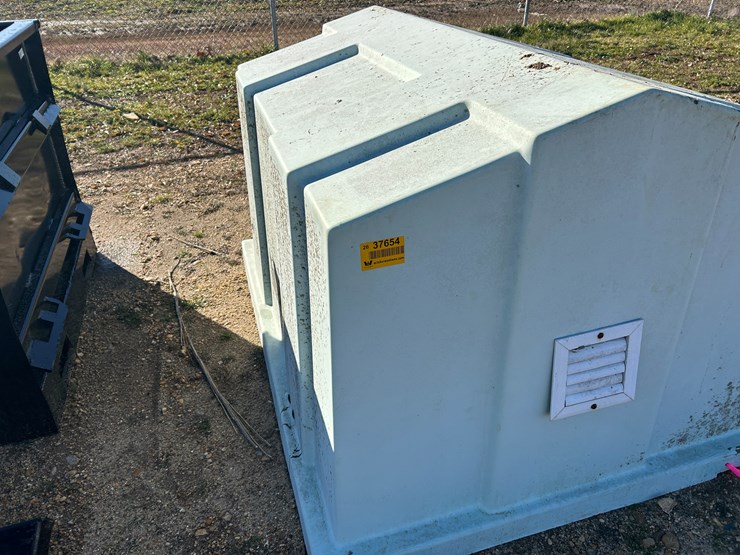 #37654-•-well-cover-image-2