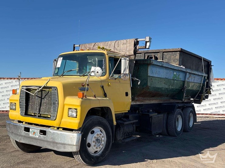 1995-ford-ln8000-image-1