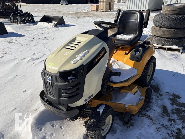 cub-cadet-gt2000-image-1
