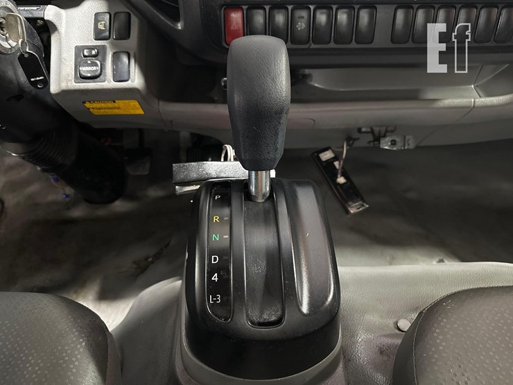 2015-hino-195-image-14