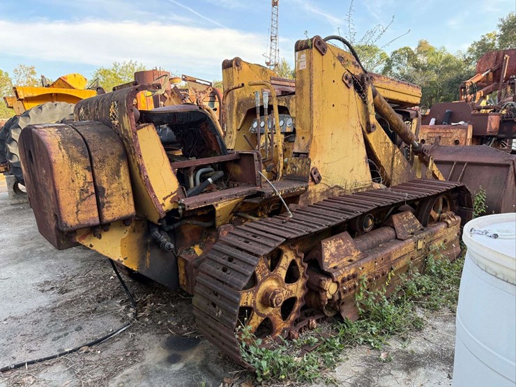 minneapolis-moline-diesel-crawler-image-4