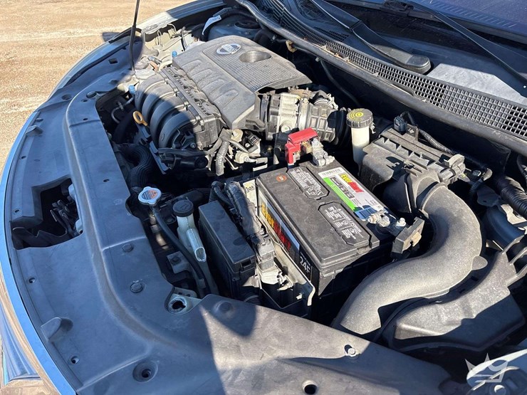 2013-nissan-sentra-sedan-image-8