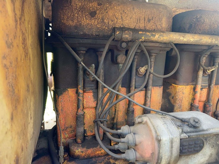 caterpillar-forty-gas-crawler-image-17