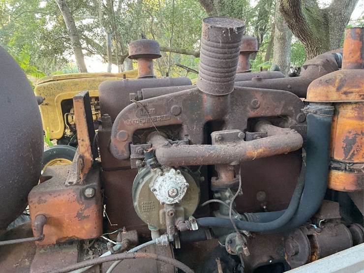 minneapolis-moline-lp-parts-tractor-image-18