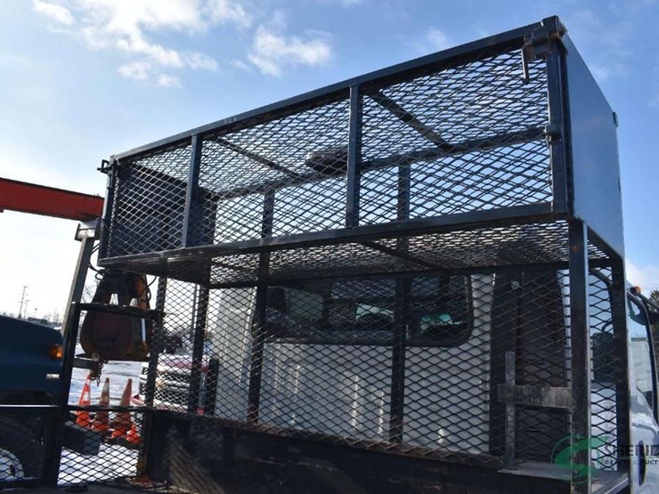 2023-isuzu-npr-image-43