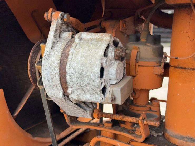 minneapolis-moline-335-image-22