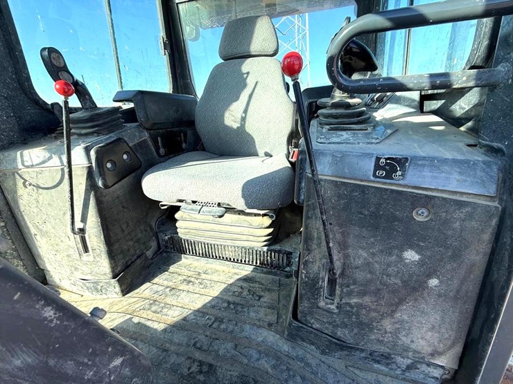 2017-deere-550k-lgp-image-28