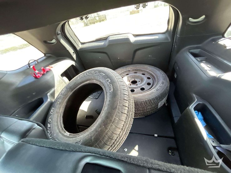 2017-ford-explorer-image-18