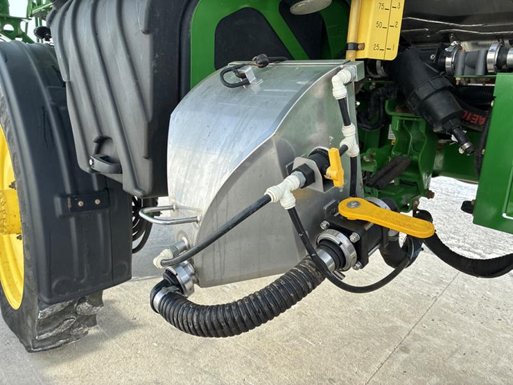 2018-john-deere-r4038-image-46