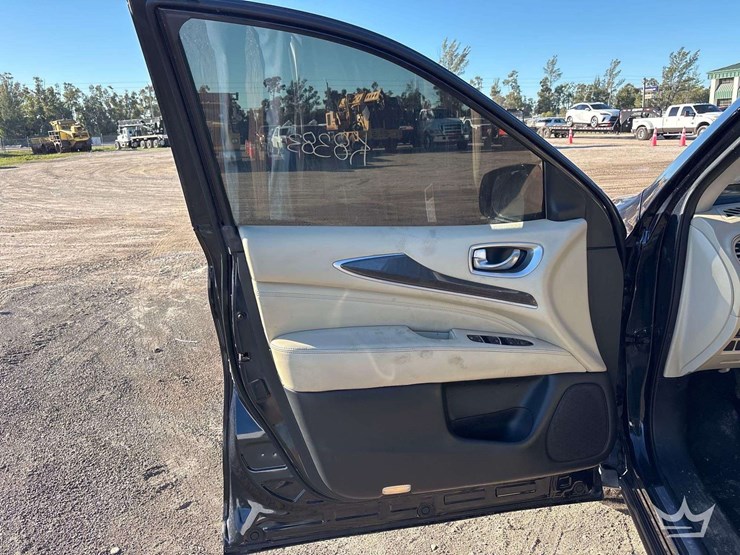 2018-infiniti-qx60-awd-suv-image-11