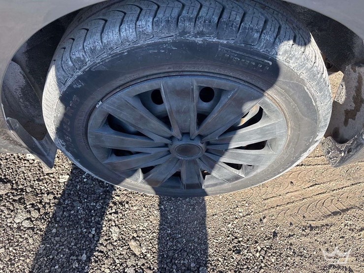 2013-nissan-sentra-sedan-image-26