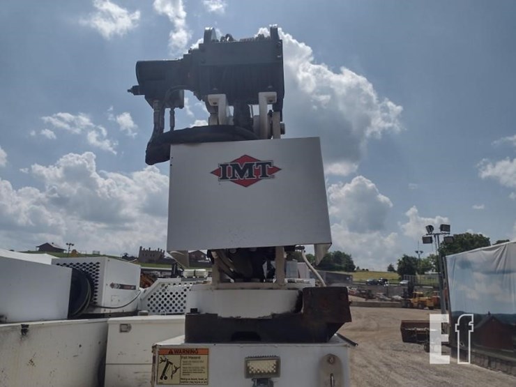 18-ford-f550-image-32