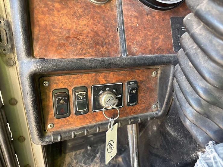 2016-kenworth-t800-image-34