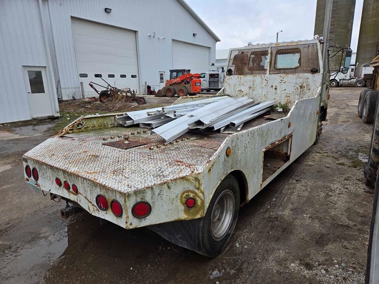 1995-isuzu-straight-truck-image-10