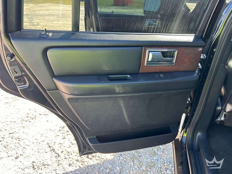 2016-lincoln-navigator-image-19