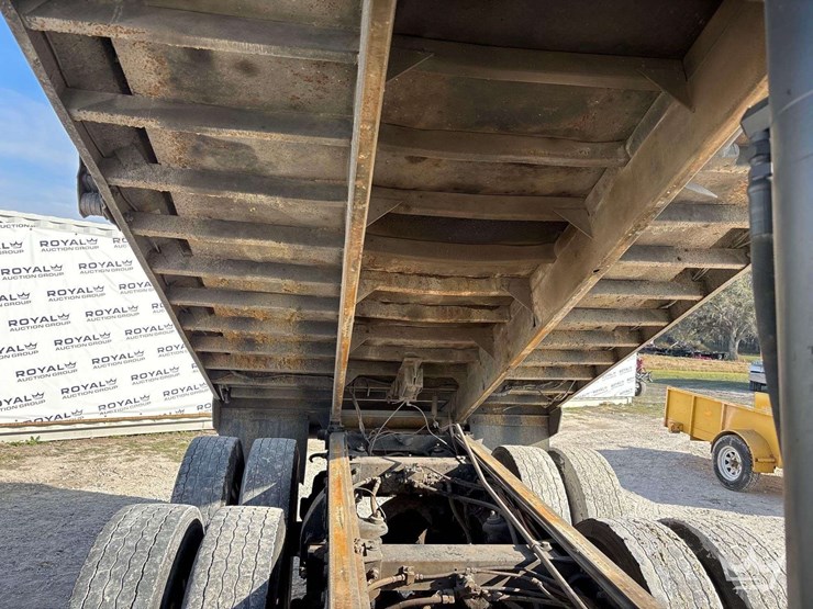 2000-kenworth-tri-axle-dump-truck-image-16