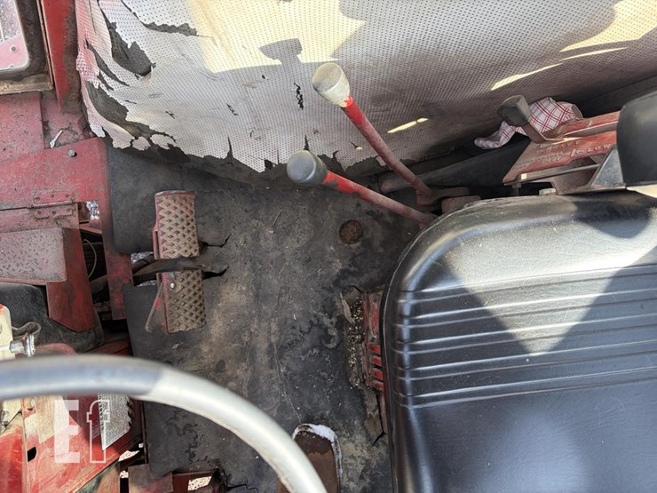 international-806-image-8