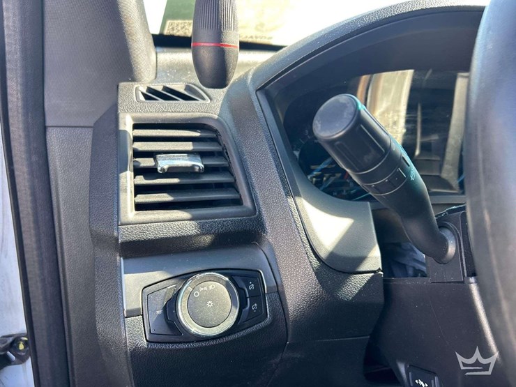 2017-ford-explorer-image-14