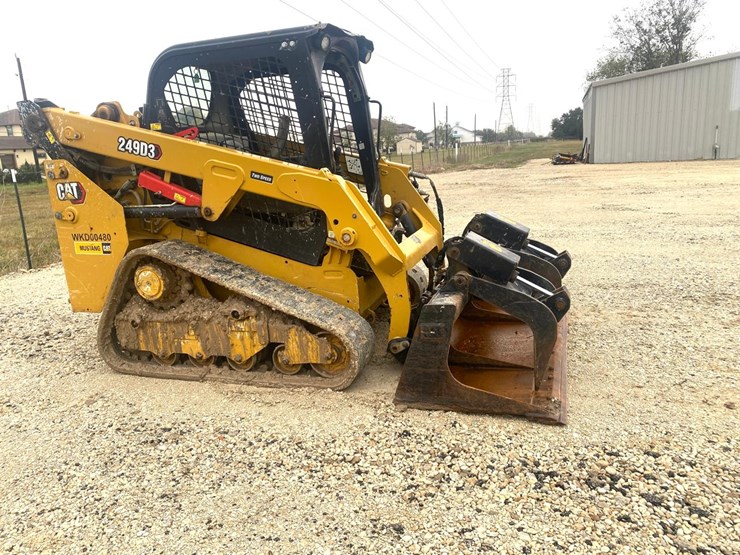 2023-caterpillar-249d3-image-1