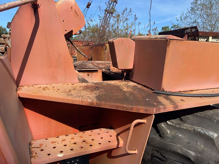 allis-chalmers-4wd-parts-tractor-image-33