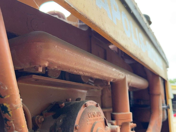 minneapolis-moline-g706-image-18