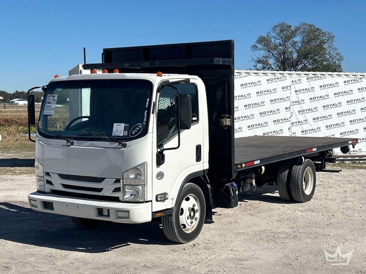 2016-isuzu-nrr-image-1