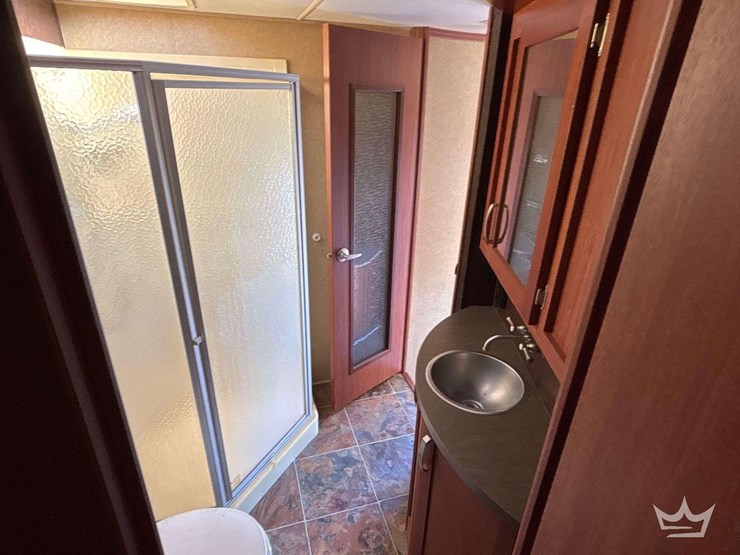 2014-crossroads-rv-elevation-t/a-5th-wheel-toy-hauler-travel-trailer-image-15