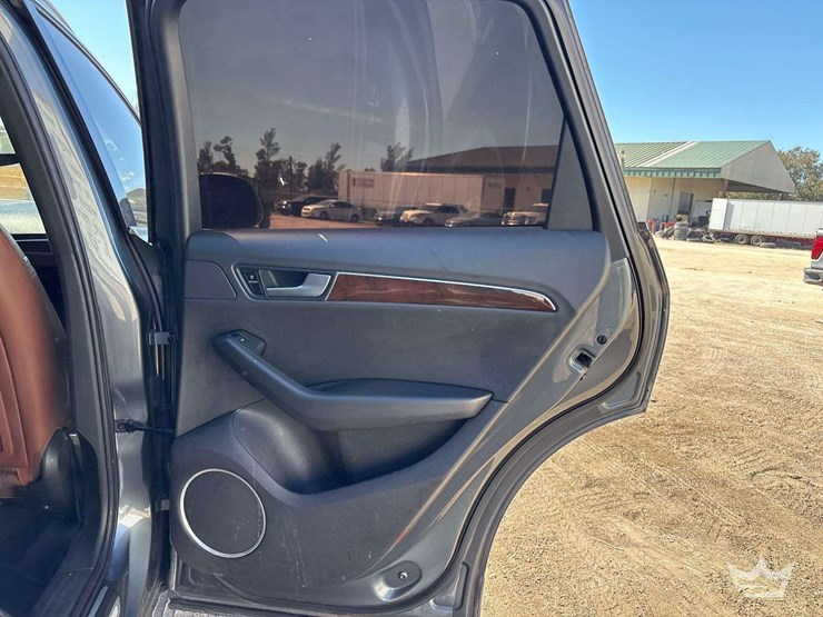 2012-audi-q5-image-22