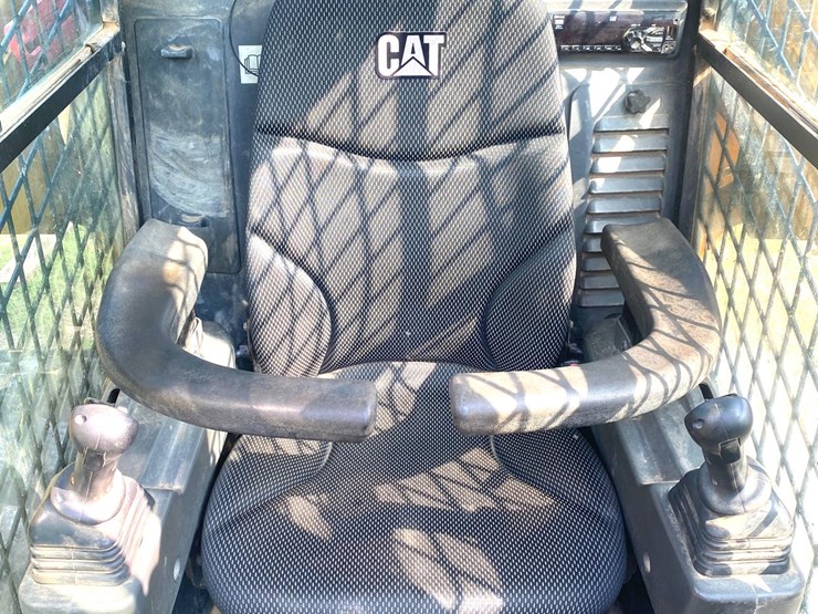 2021-caterpillar-289d3-image-17