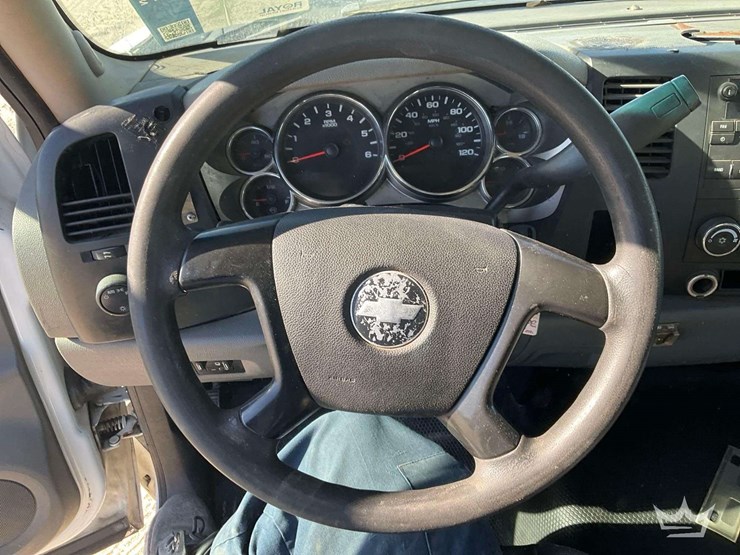 2009-chevrolet-silverado-2500-image-14