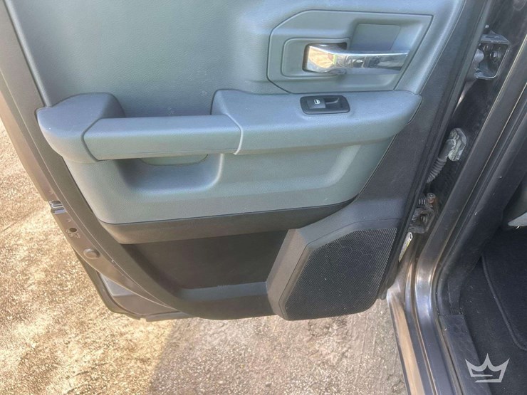 2016-dodge-1500-image-13