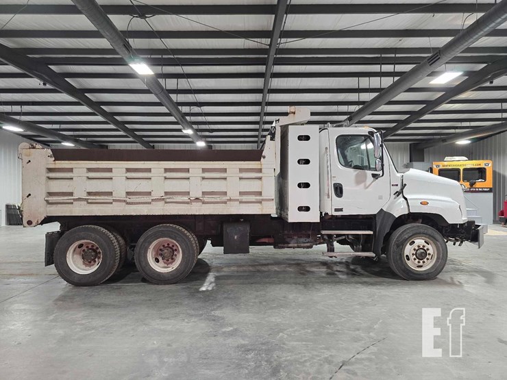 2016-freightliner-114sd-image-6