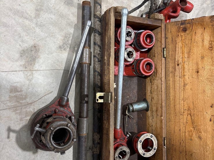 ridgid-pipe-cutter/threader-image-1