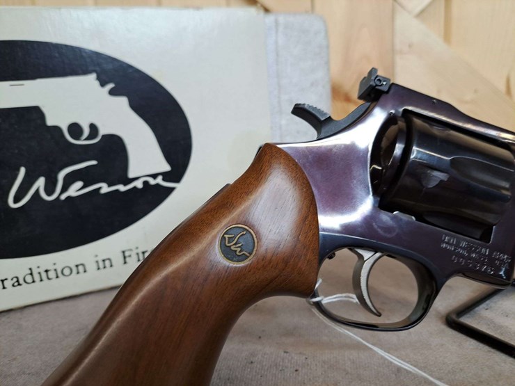 dan-wesson-model-44-vh-.44-magnum-da-revolver-image-11