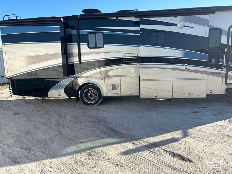 2008-freightliner-allegro-bay-class-a-motorhome-image-28