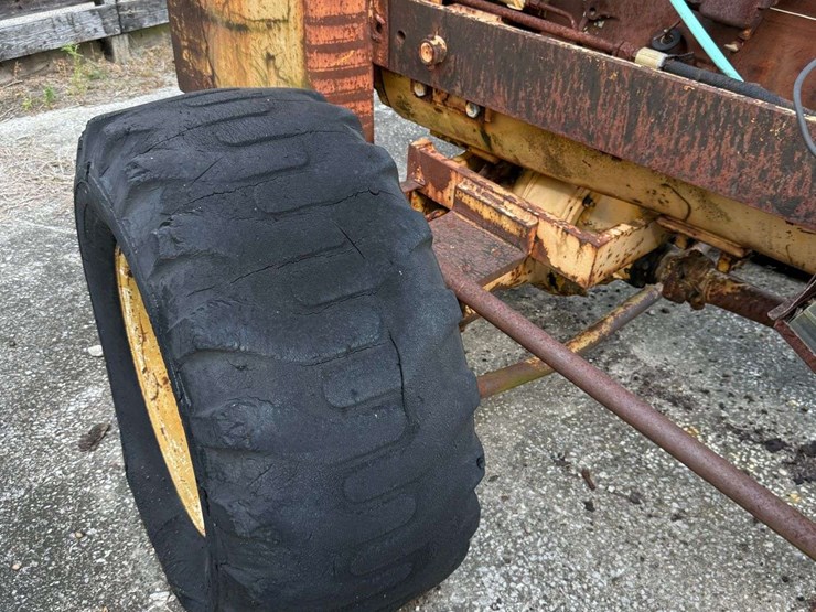 oliver-forklift-image-24