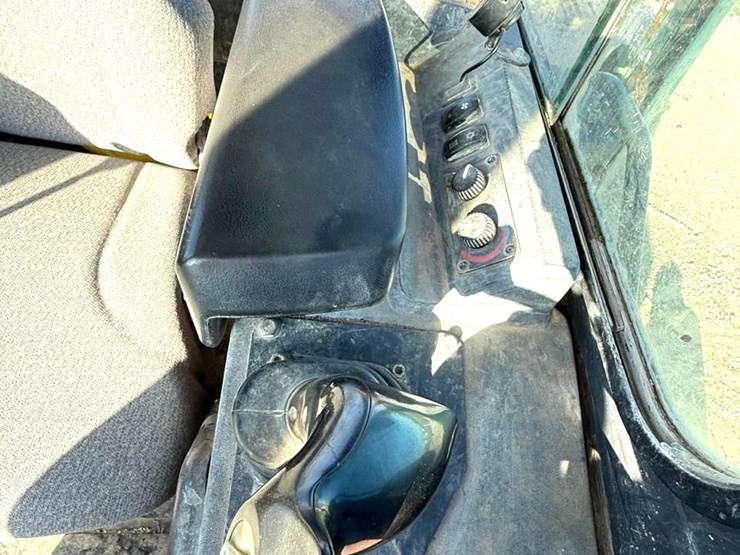 2017-deere-550k-lgp-image-27