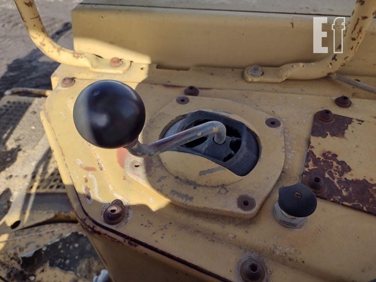 caterpillar-d6h-image-8