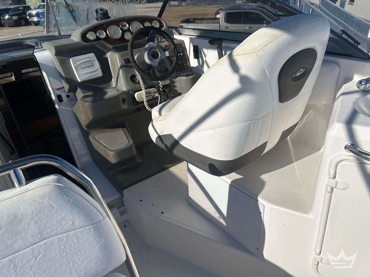 2008-regal-2565-express-cruiser-boat-with-30ft-t/a-continental-boat-trailer-image-19