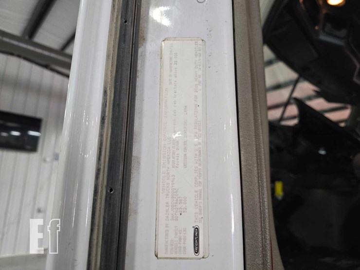 2016-freightliner-cascadia-113-image-27