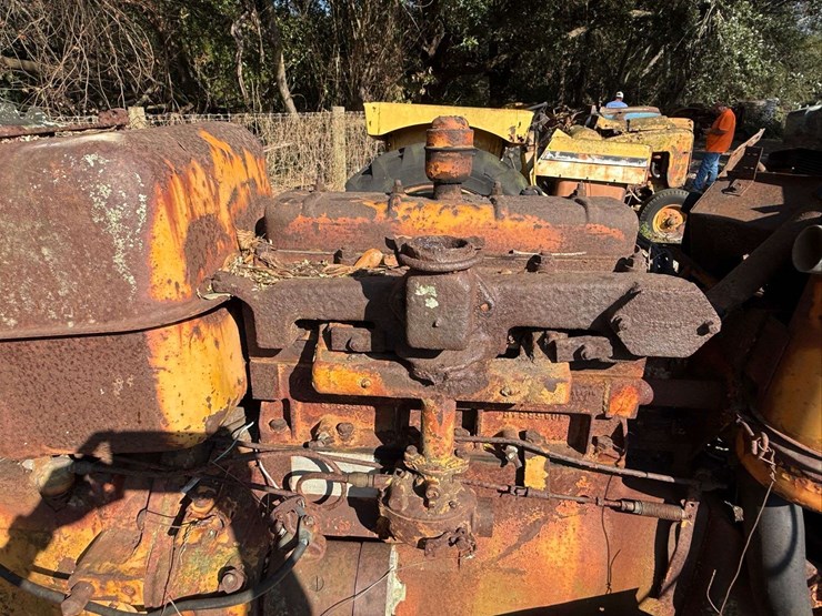 minneapolis-moline-445-image-22