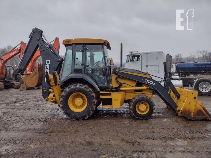 2010-deere-310j-image-3