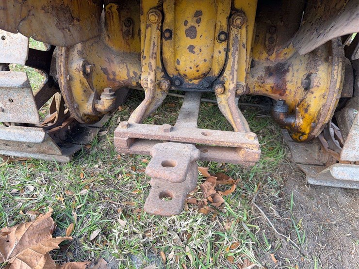 caterpillar-ten-gas-crawler-image-43