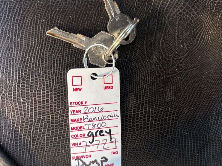 2016-kenworth-t800-image-56