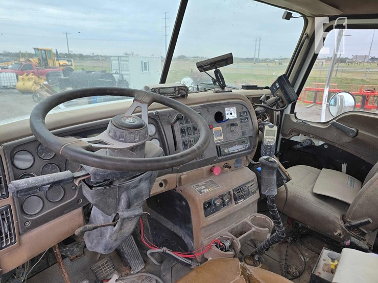 2007-mack-granite-cv713-image-15