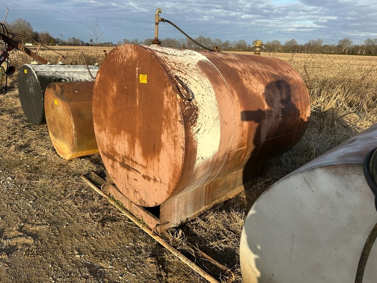 #38460-•-~550gal-fuel-tank-image-1