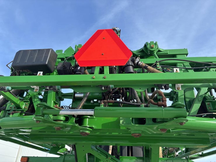 2018-john-deere-r4038-image-37